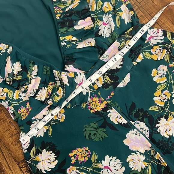 Wayf floral dress green true wrap with yellow pink white flowers ruffle Vneck M - Picture 10 of 13
